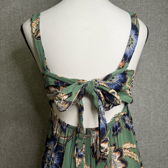 O'Neill Floral Green Maxi Dress‎ Cut Out Back Size Small - Picture 4 of 8